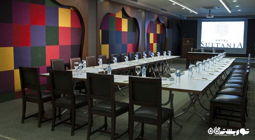 نمای اتاق برگزاری جلسات در هتل